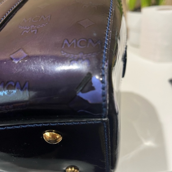 MCM PATENT ENAMEL MONOGRAM BAG WITH POUCH - Picture 9 of 16
